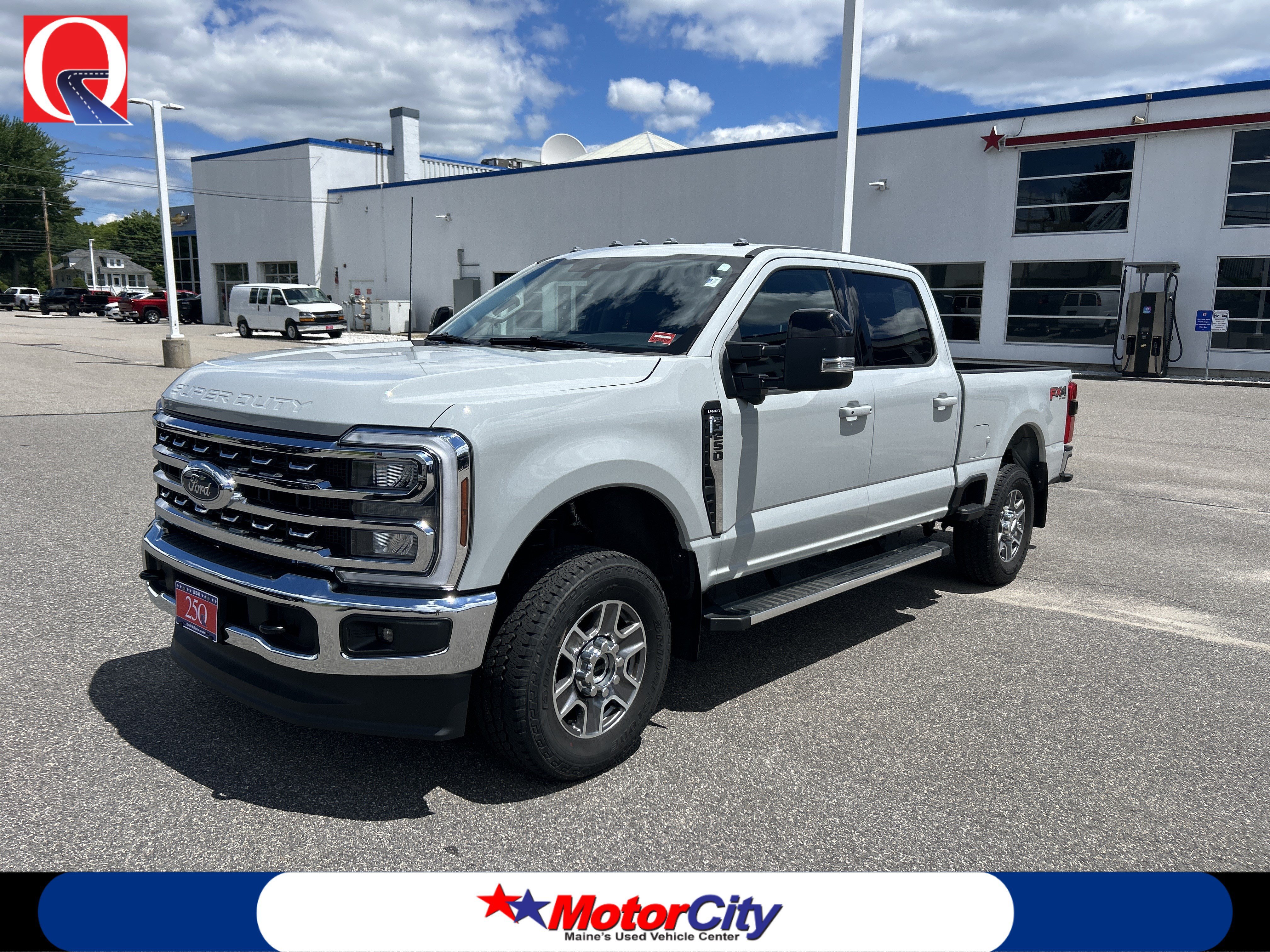 Used 2025 Avalanche Ford LARIAT image 1