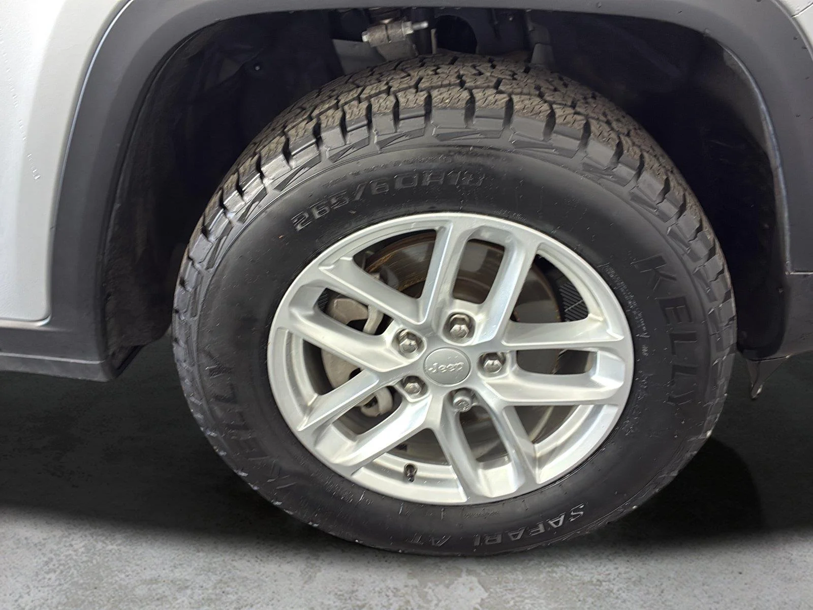 Used 2024 Silver Zynith Jeep Laredo X image 13
