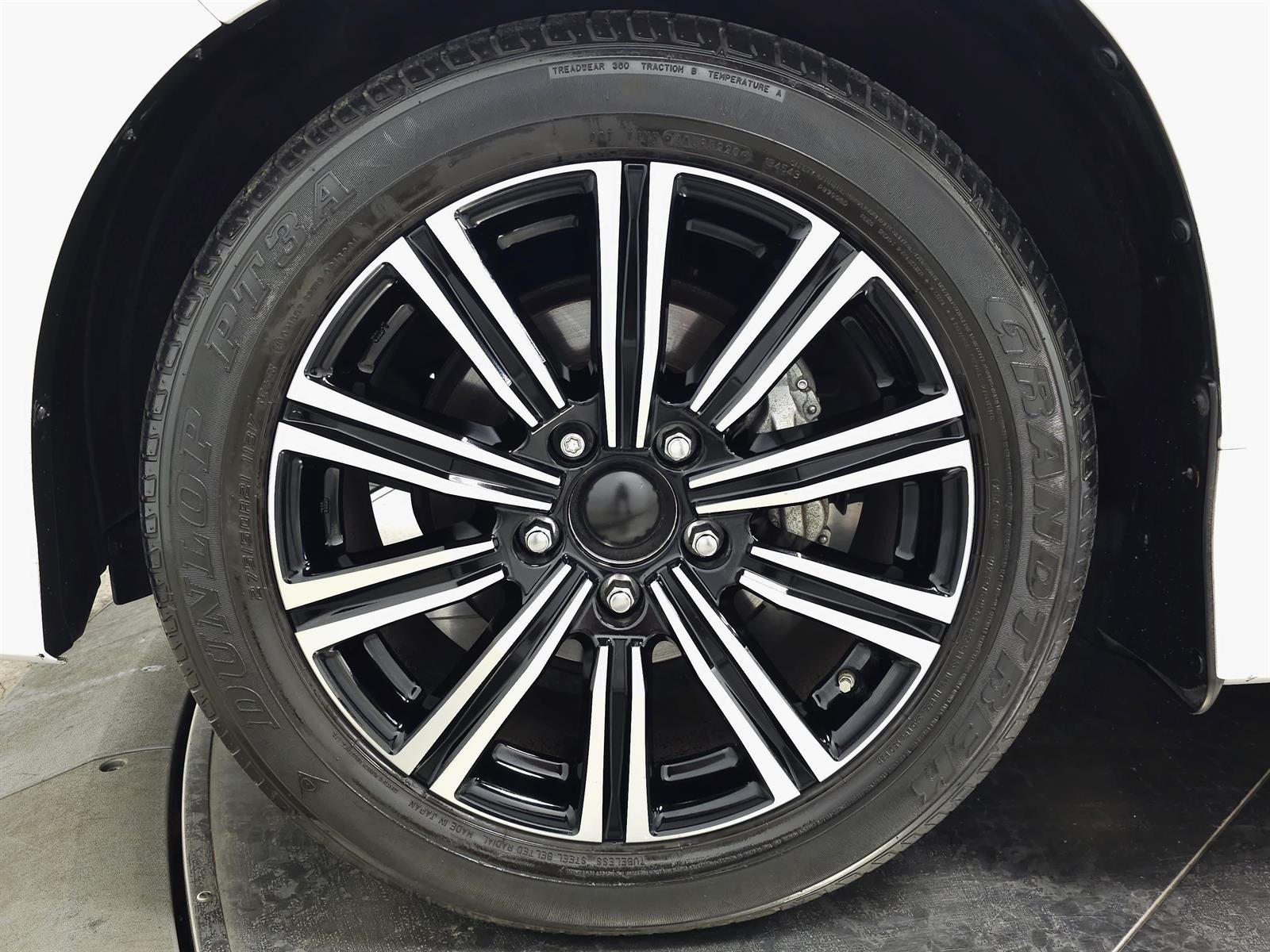 Certified Used 2021 White Lexus Two-Row image 13
