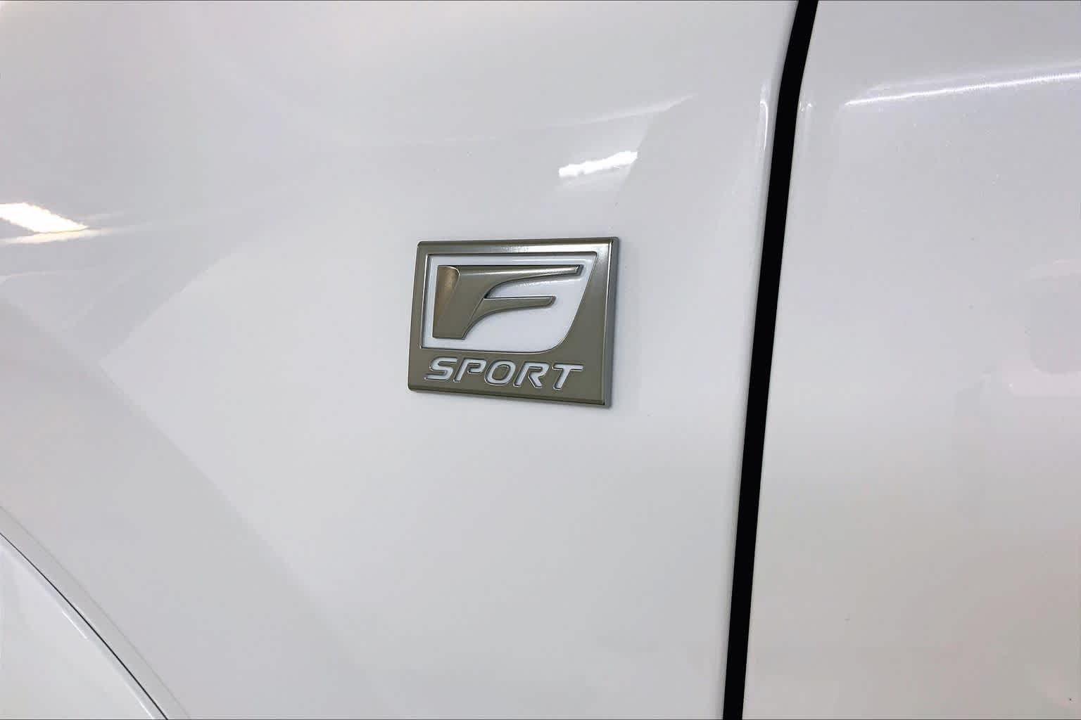 Used 2023 Ultra White Lexus F SPORT Handling image 9