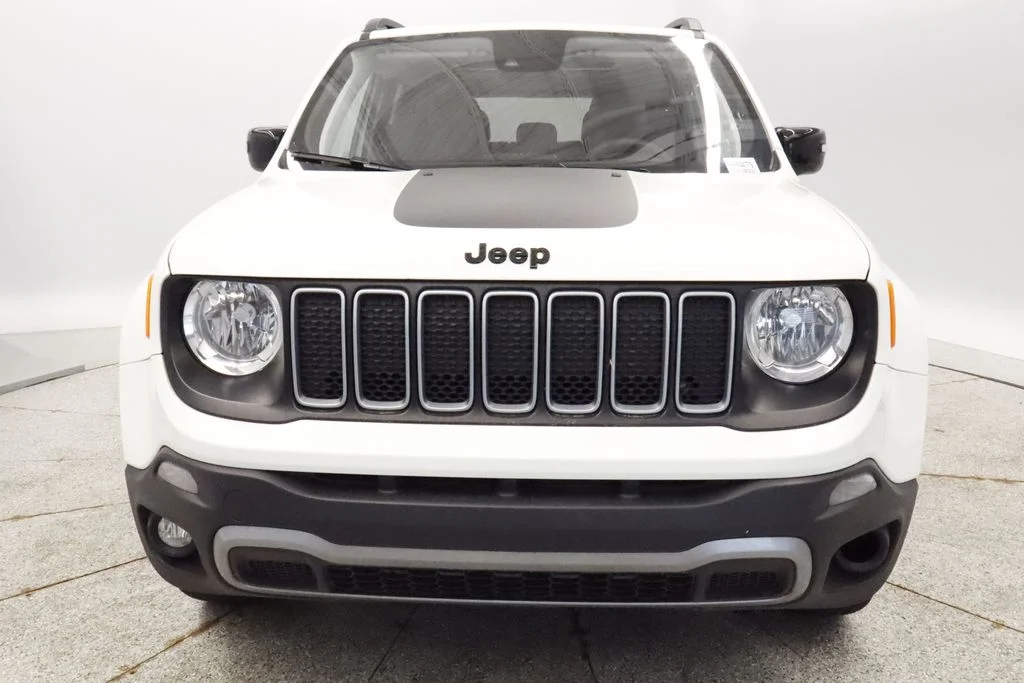 Certified Used 2023 White Jeep Latitude image 12