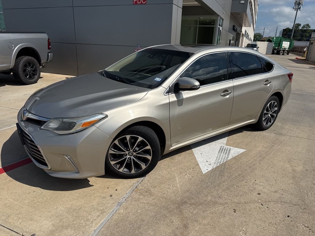 2018 Toyota Avalon XLE Premium's photo