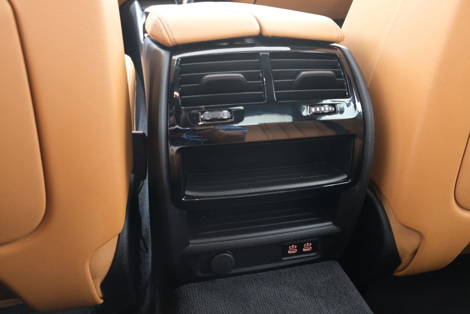 Used 2023 Dark Graphite Metallic BMW 530i xDrive image 35