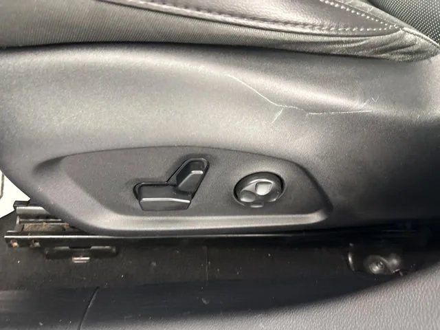 Used 2018 Laser Blue Jeep Limited image 6