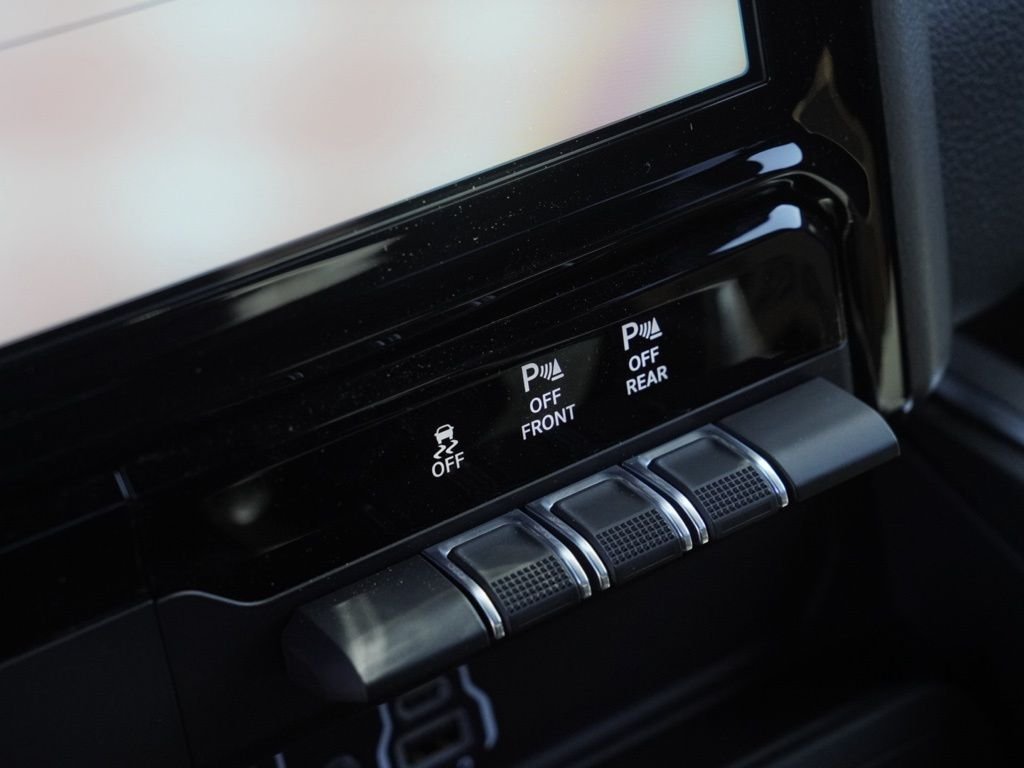 New 2026 Bright White Clear-Coat Exterior Paint RAM Big Horn/Lone Star image 15