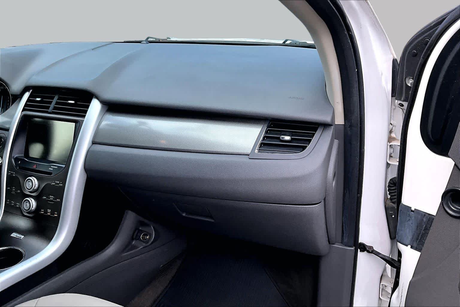 Used 2013 White Platinum Metallic Tri-Coat Ford SEL image 21