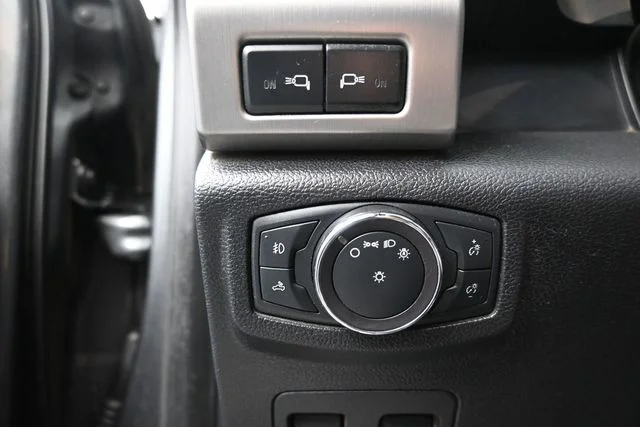 2019 Ford F-150 Platinum - Photo 15