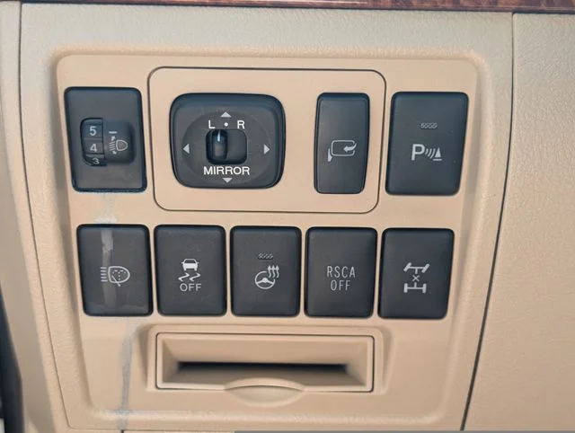 Used 2014 Blizzard Pearl Toyota Base image 21