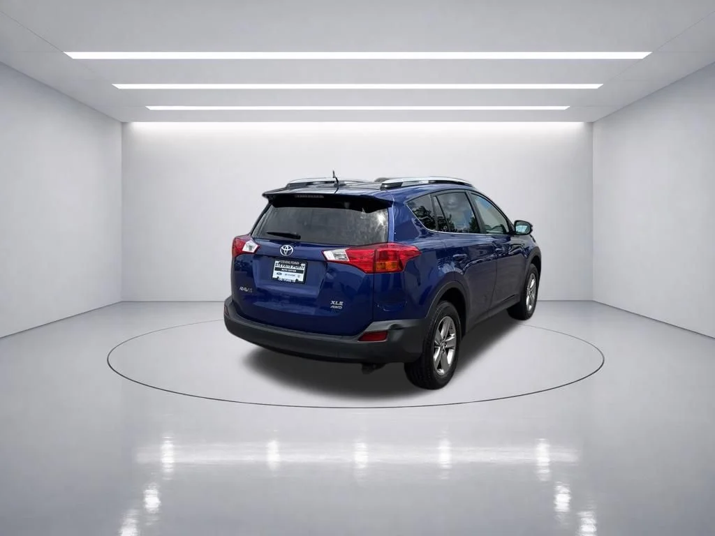 Used 2015 Blue Crush Metallic Toyota XLE image 7