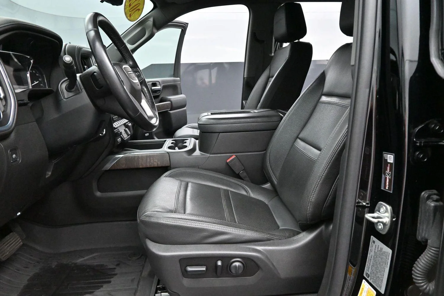 Used 2021 Onyx Black GMC Denali image 13