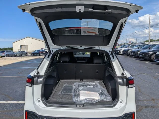 New 2026 White Volkswagen 2.0T SE R-Line Black image 13