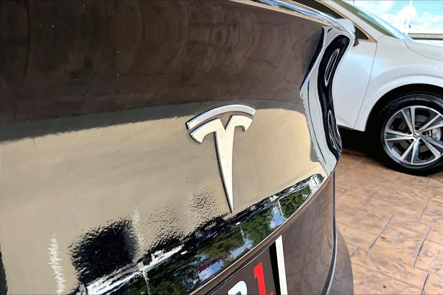 Used 2021 Solid Black Tesla Standard Range Plus image 27