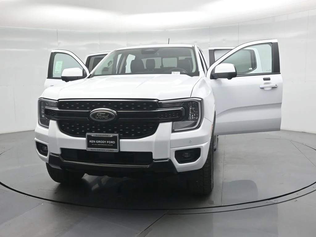 New 2026 Oxford White Ford Lariat image 28