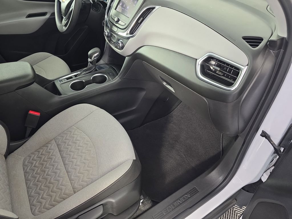 Used 2022 White Chevrolet LT image 34