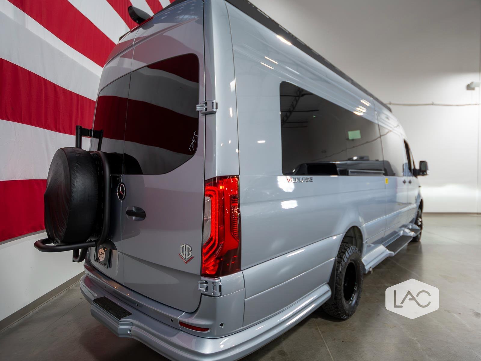 New 2026 Hightech Silver OGV LUXURY COACH AWD ADV PKG 2.1 w/ Comfort Seats image 40