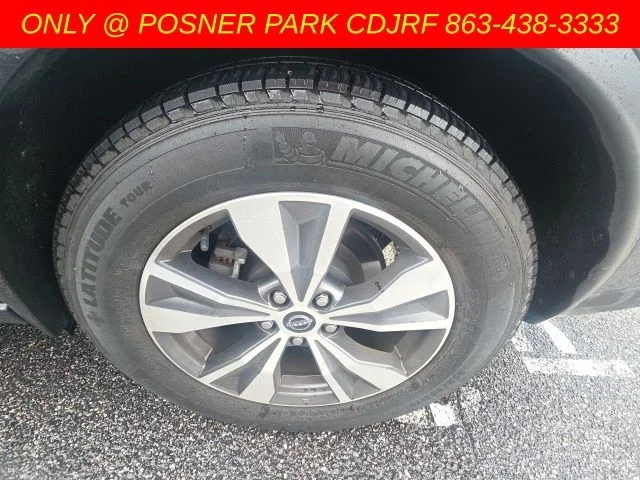 Used 2023 Gray Nissan S image 9