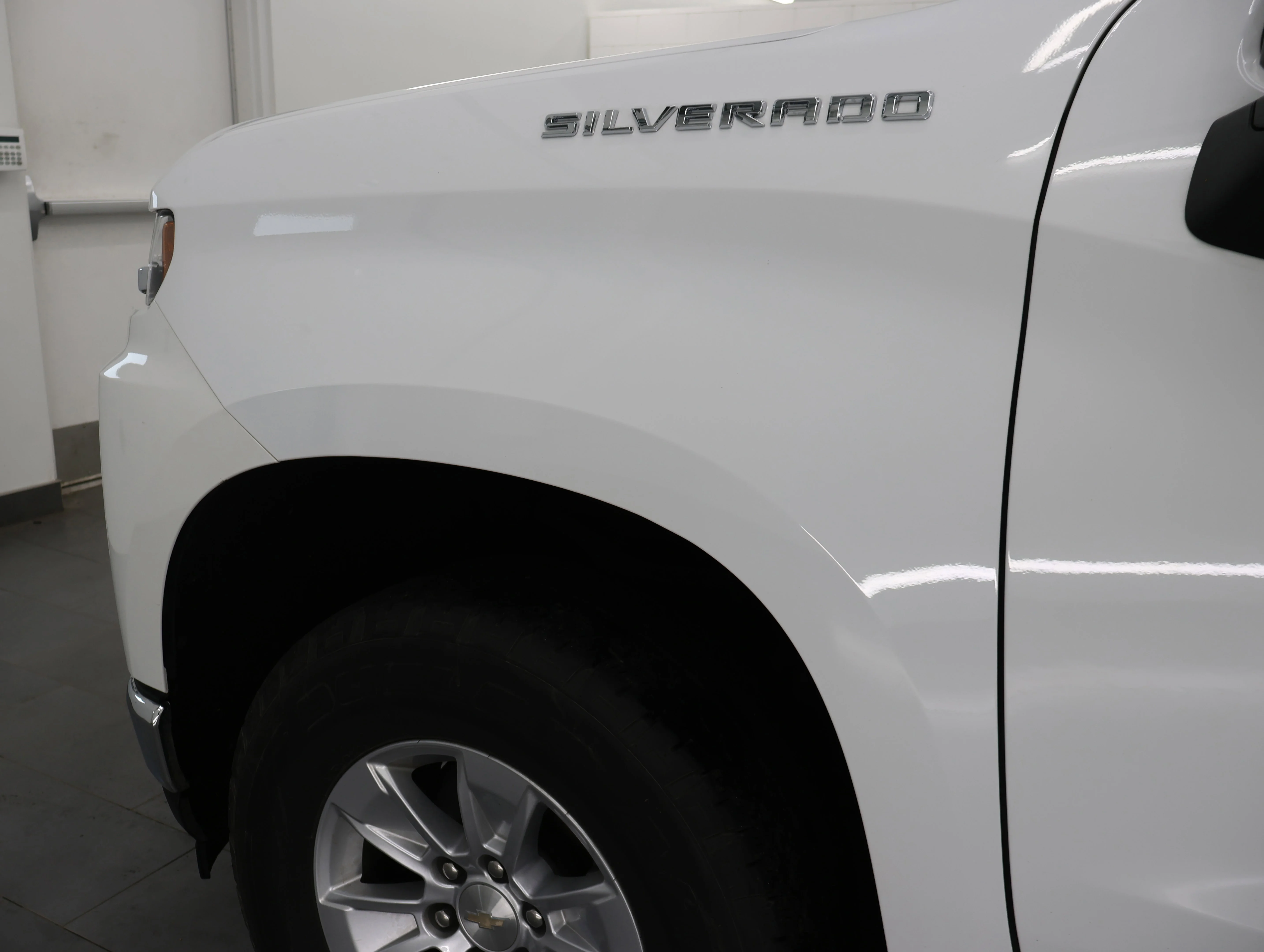 Used 2020 Summit White Chevrolet LT image 33
