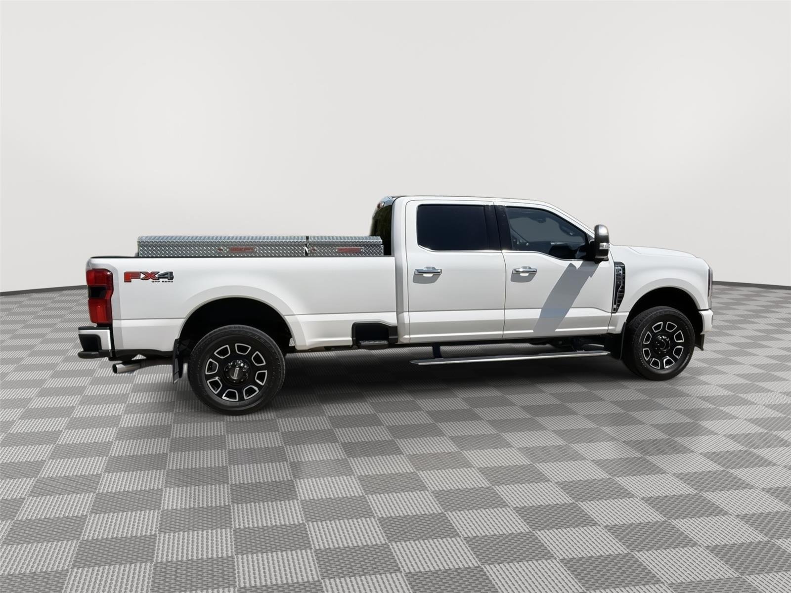 Certified Used 2024 Star White Metallic Tri-Coat Ford Platinum image 8