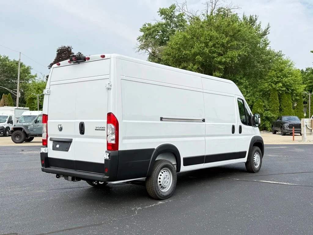 New 2026 Bright White Clear-Coat Exterior Paint RAM High Roof image 7