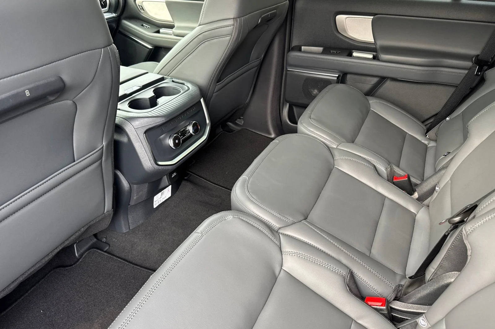 New 2026 Dark Matter Gray Metallic Ford Active image 13