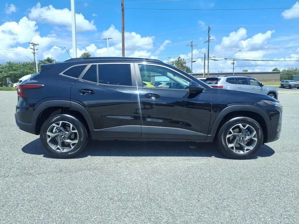 Used 2024 Black Chevrolet LT image 32