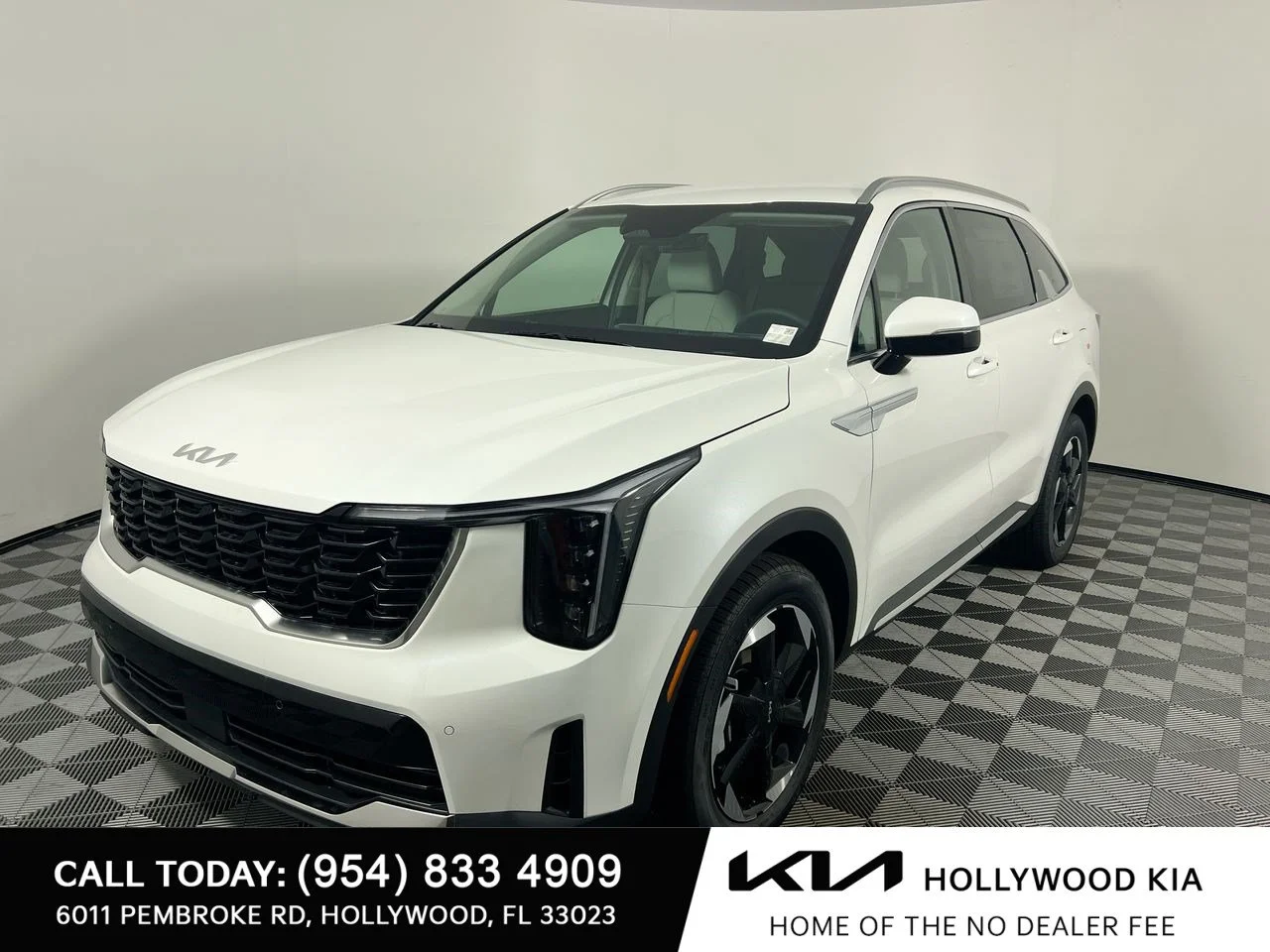 New 2026 Snow White Pearl Kia  image 7