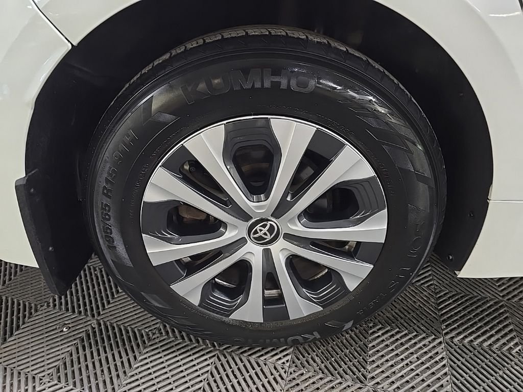 Used 2020 Blizzard Pearl Toyota LE image 13