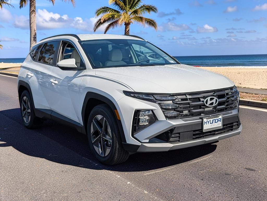 New 2026 White Hyundai SEL FWD image 4