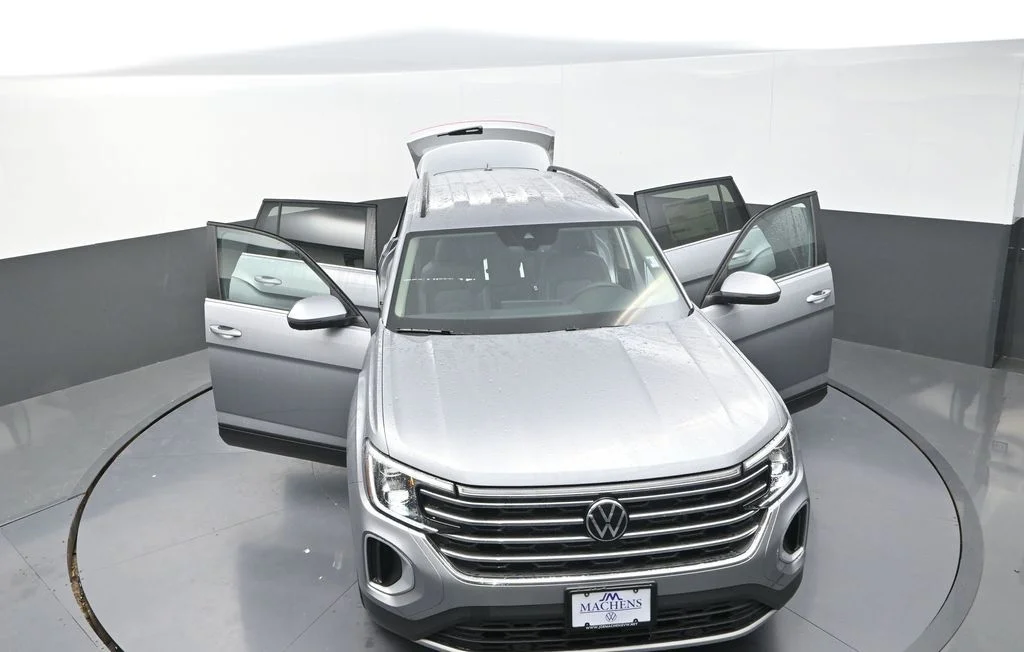 Used 2026 Silver Volkswagen 2.0T SE image 32