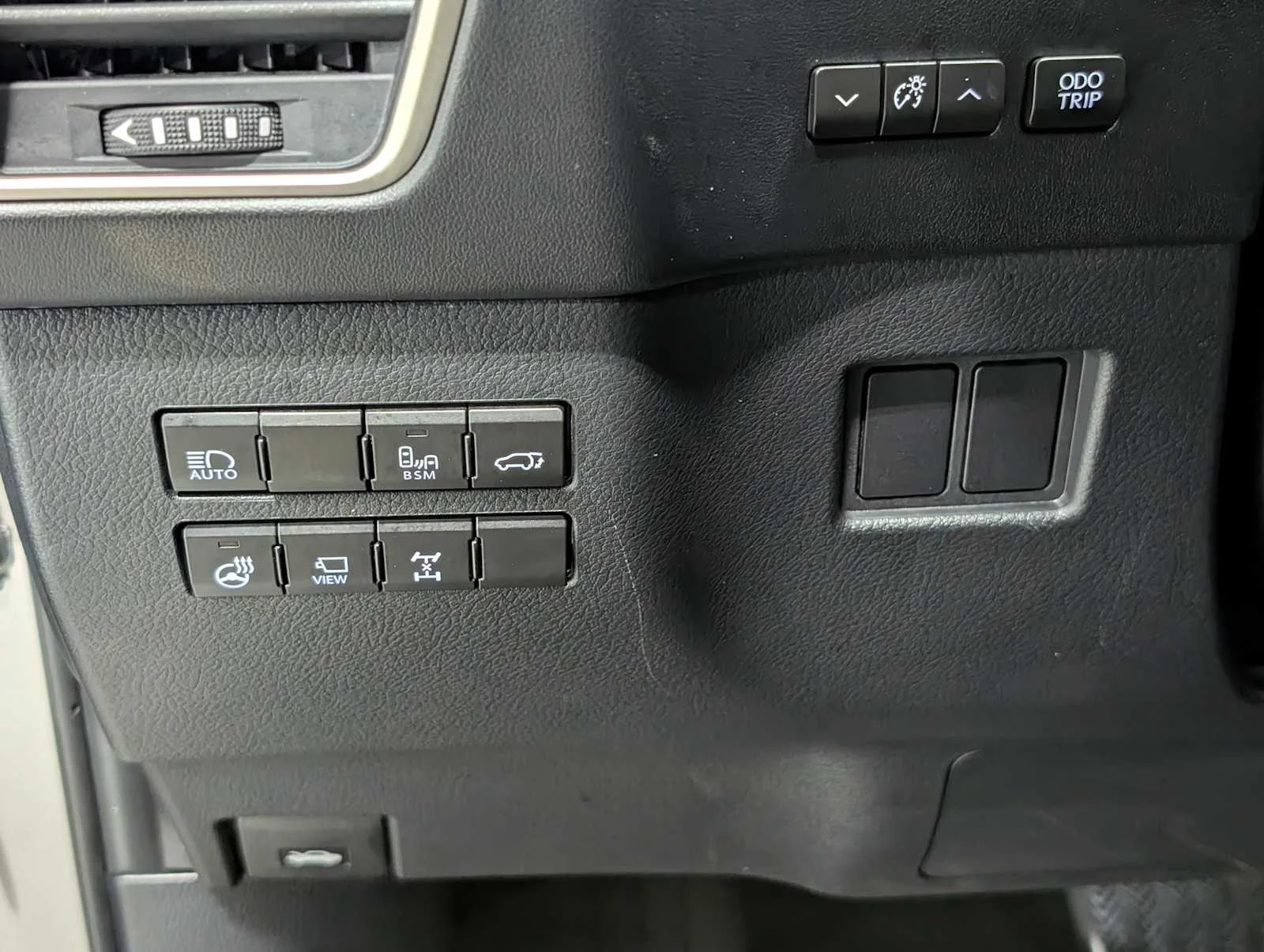 Used 2021 Atomic Silver Lexus  image 39