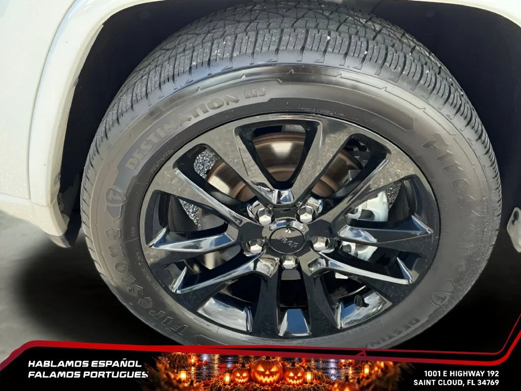 Used 2021 White Jeep Laredo X 4x2 image 33