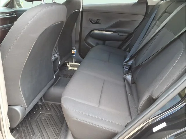 Used 2025 Black Hyundai SEL image 16