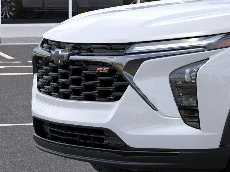 New 2026 Summit White Chevrolet 2RS image 13