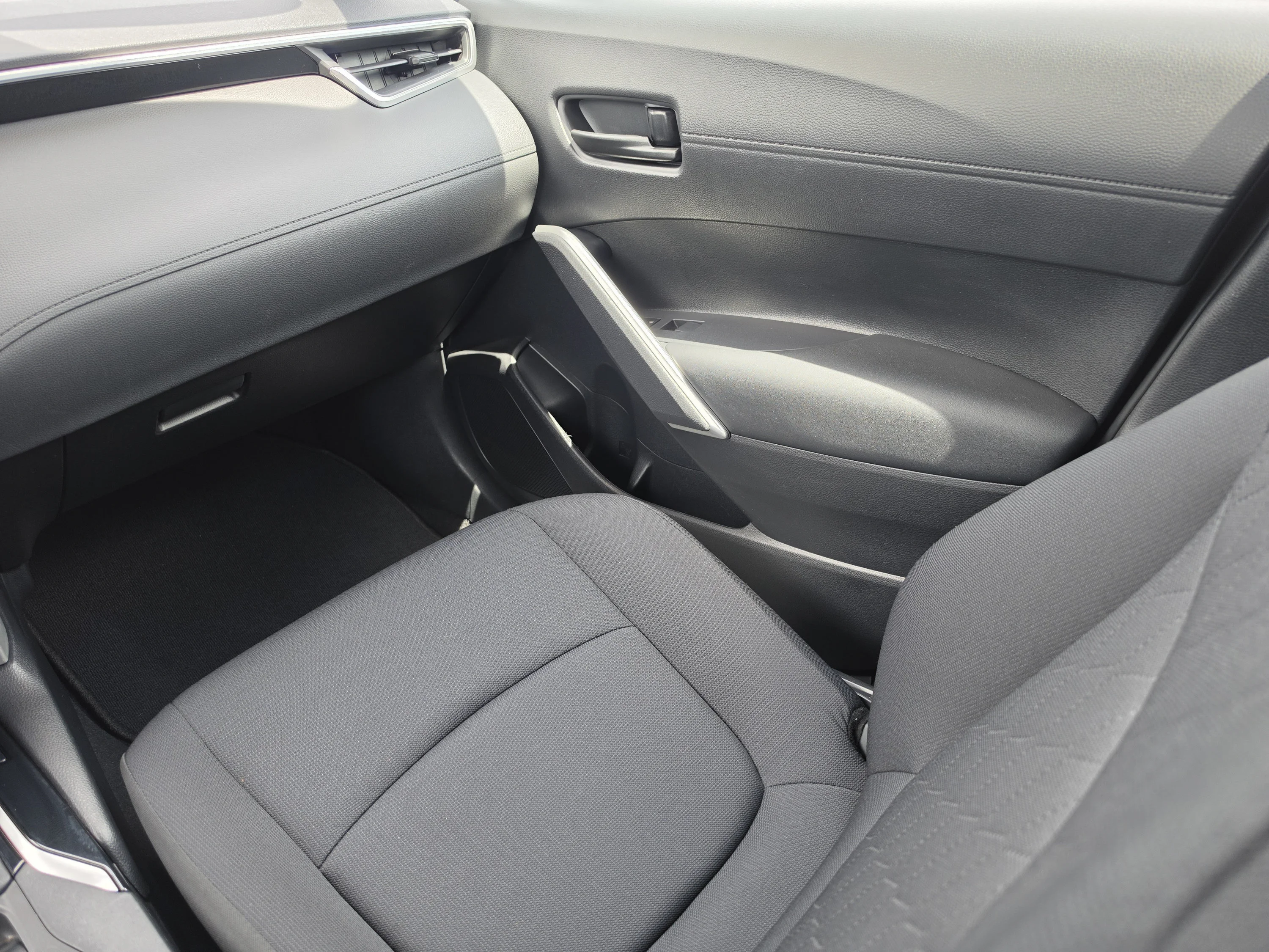 Used 2023 Celestite Toyota LE image 21