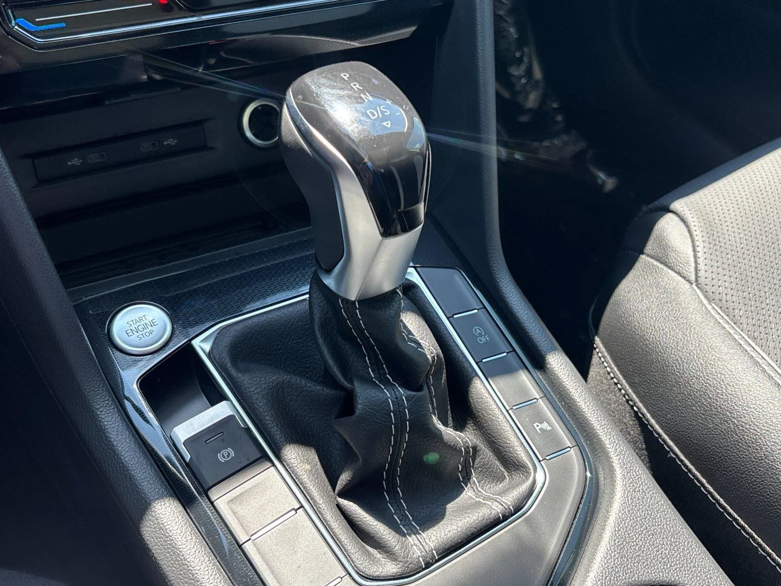 New 2026 Pure White Volkswagen SEL image 28