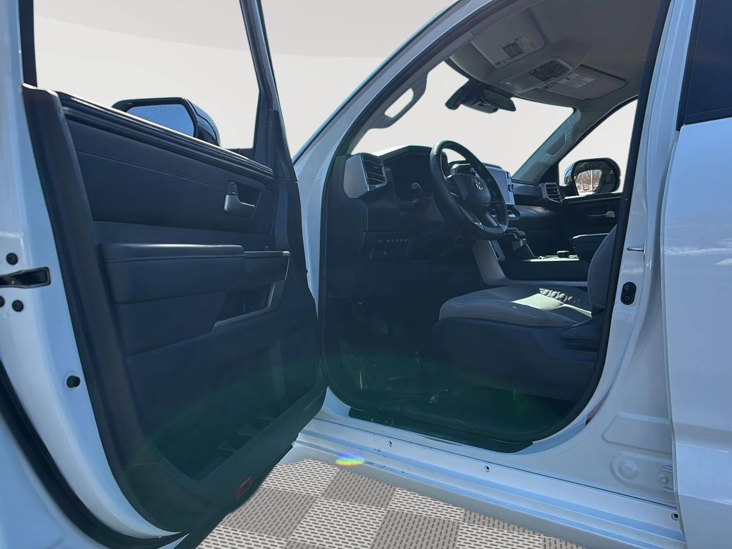 Used 2023 Ice Cap Toyota SR5 image 2