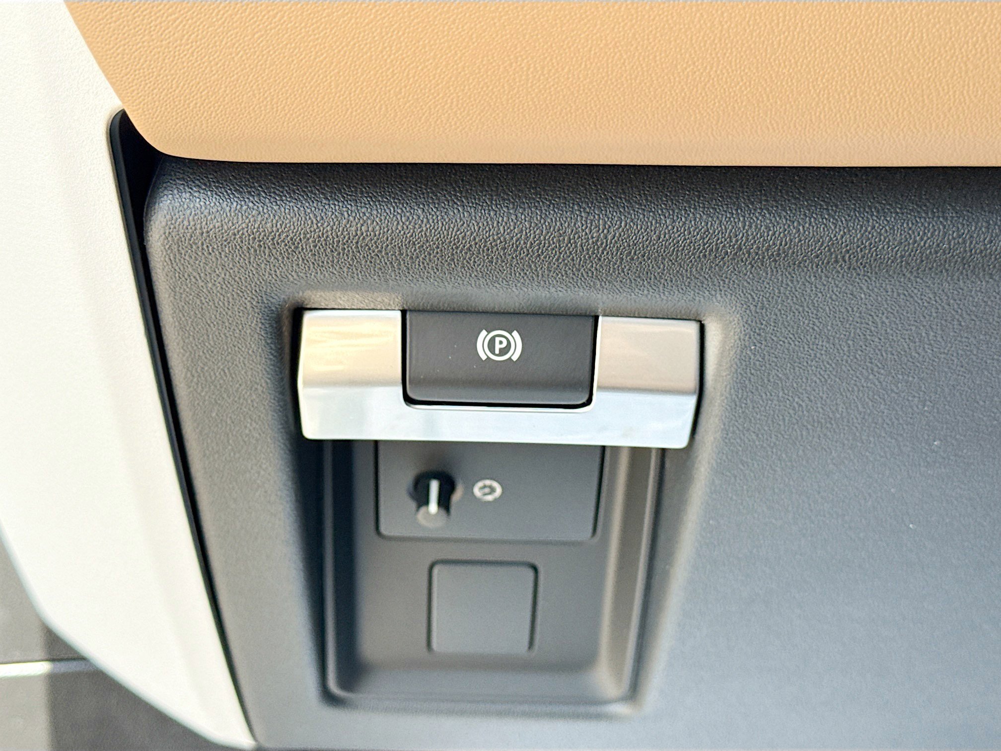 New 2026 Gondwana Stone LAND ROVER X-Dynamic SE image 35