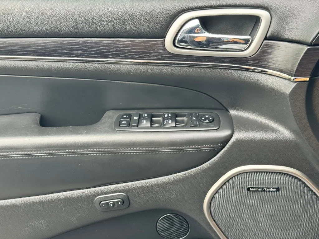 Used 2018 Red Jeep Overland image 31
