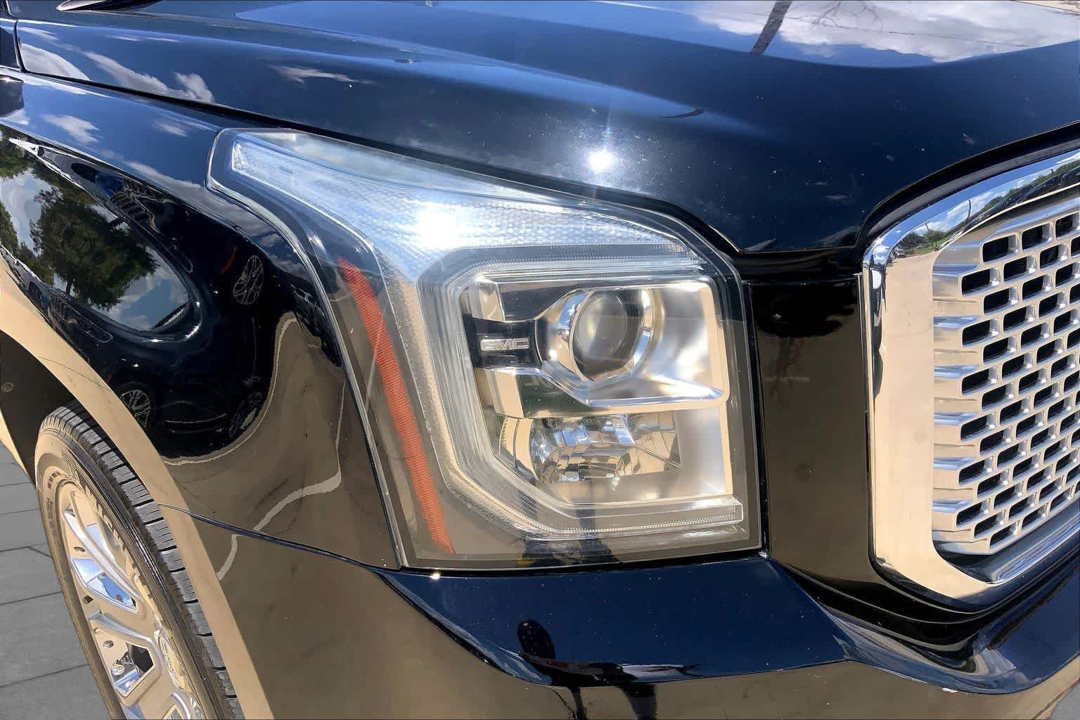 Used 2016 Onyx Black GMC Denali image 27