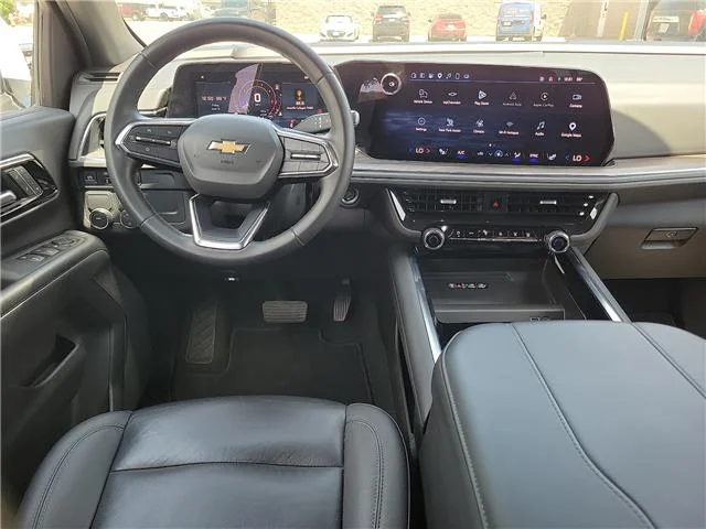 Used 2025 White Chevrolet LT 4x2 image 10