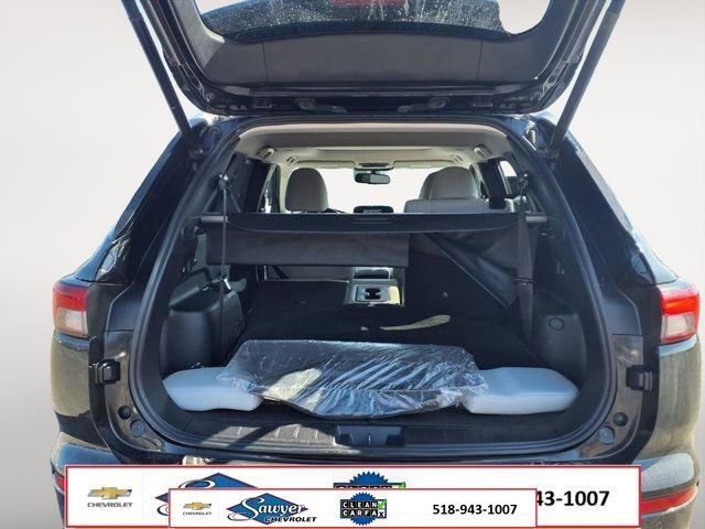 Used 2024  Mitsubishi SEL image 11