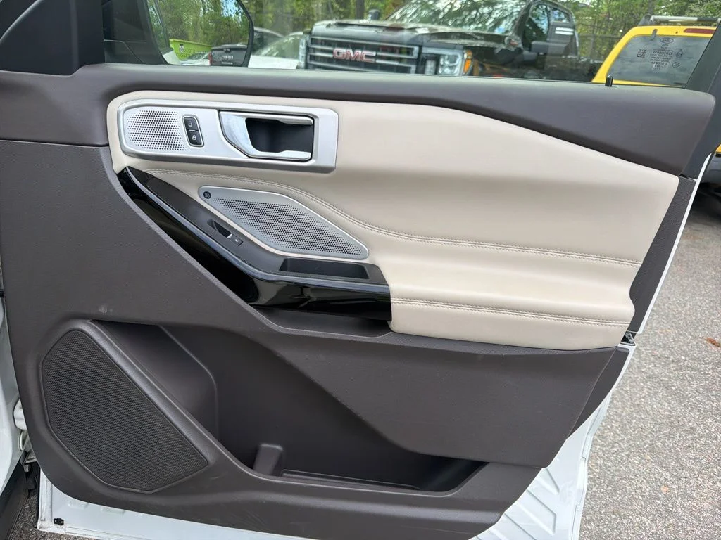 Used 2023 White Ford Platinum image 33