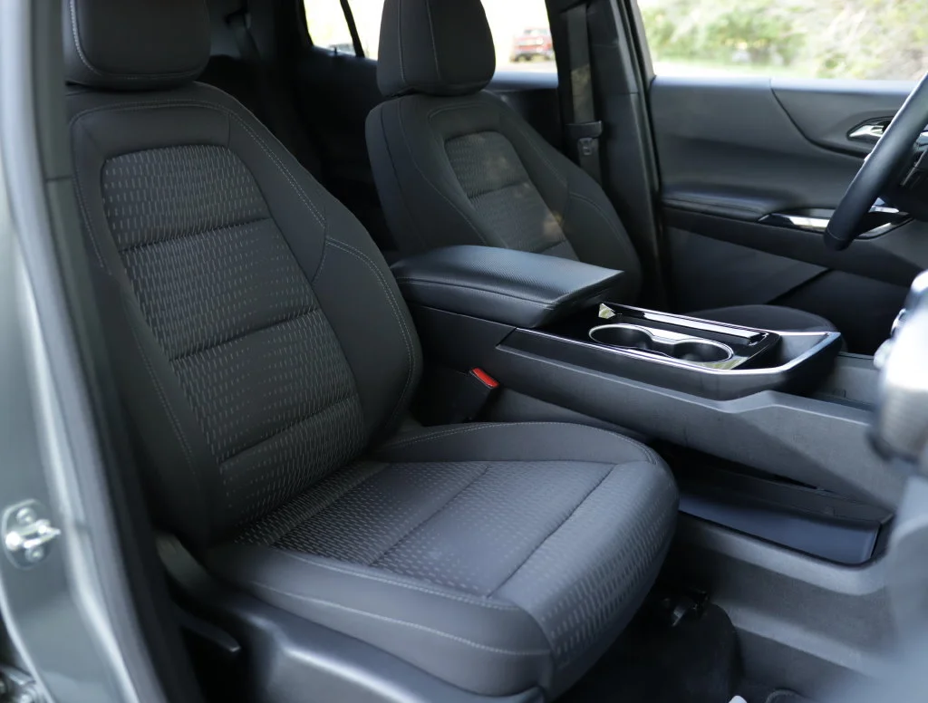 2025 Chevrolet Equinox LT - Photo 28