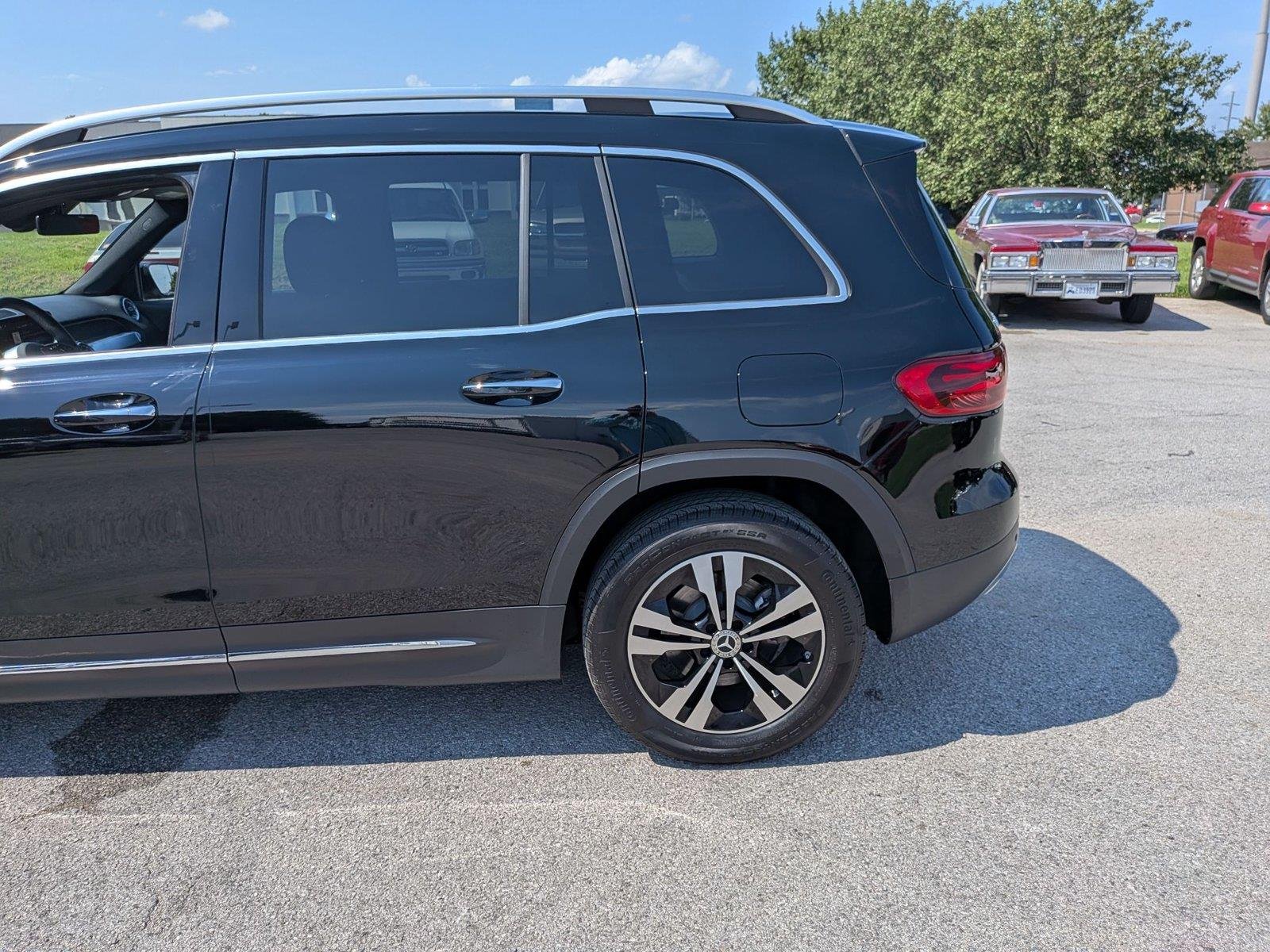 Used 2025 Night Black Mercedes-Benz GLB 250 image 11