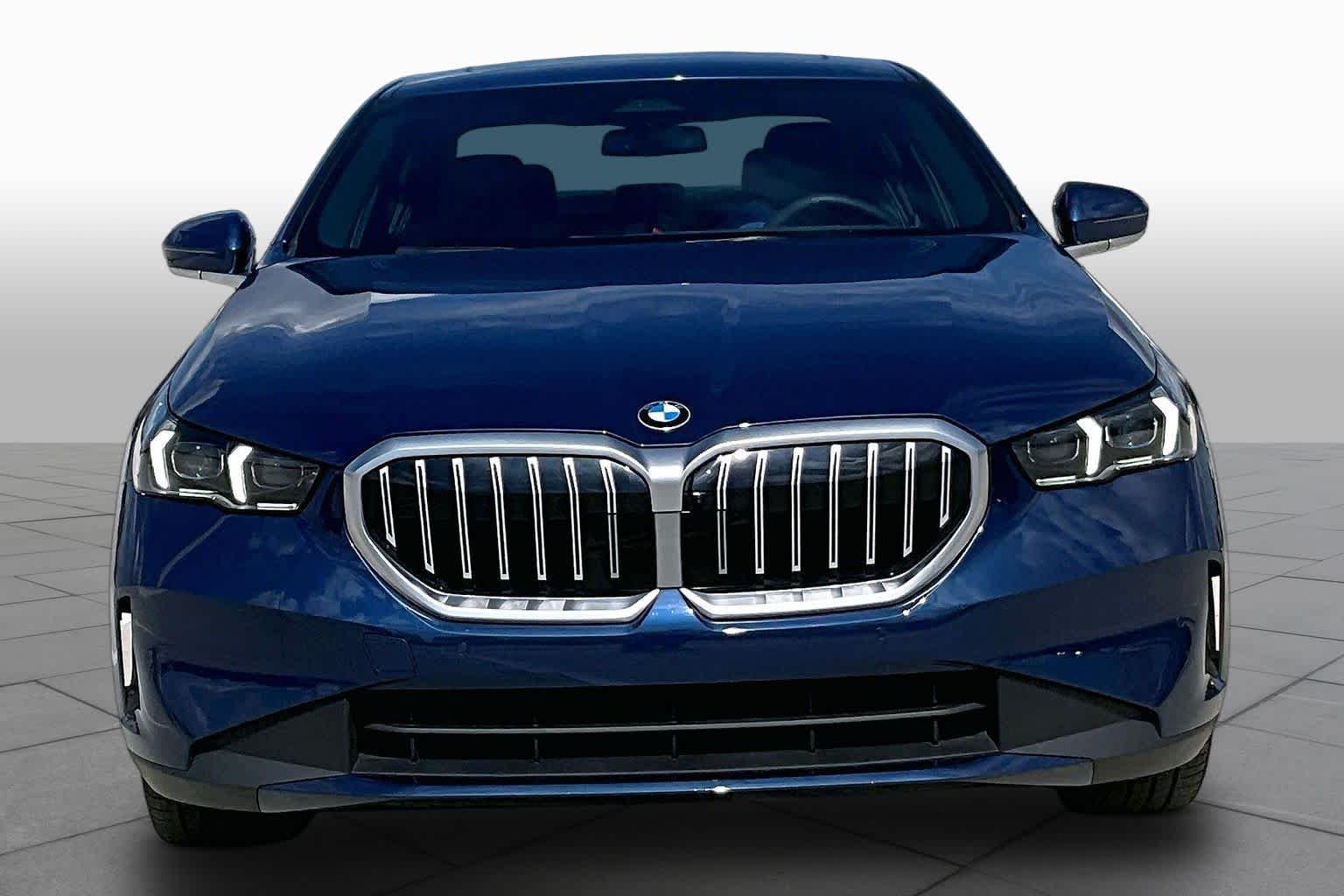Used 2027 Phytonic Blue Metallic BMW 530i image 3