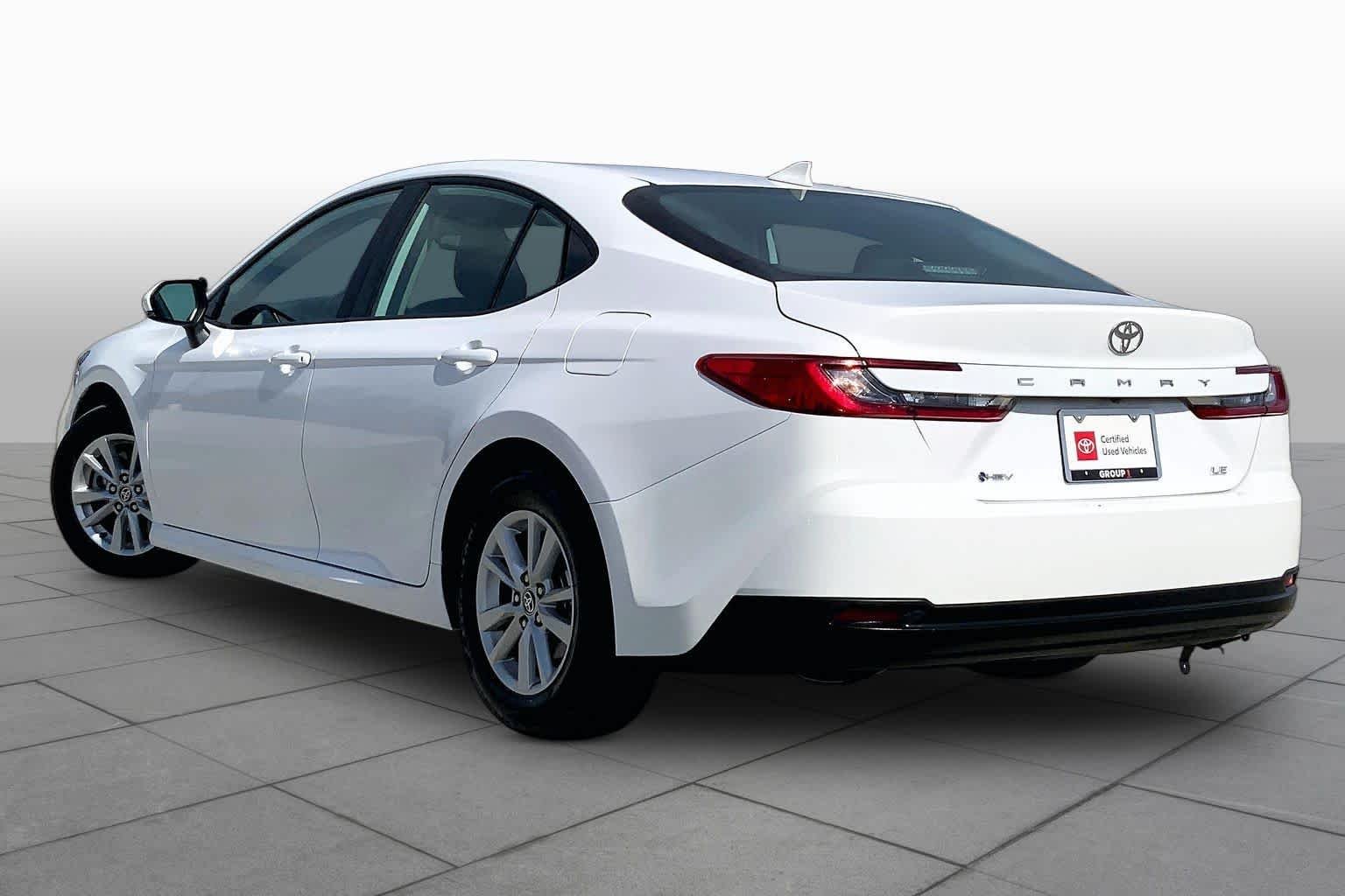 Used 2025 Ice Cap Toyota LE image 12