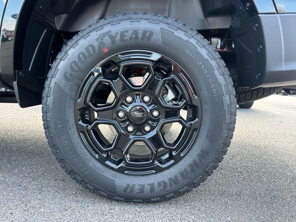 New 2026 Shadow Black Ford XLT image 33