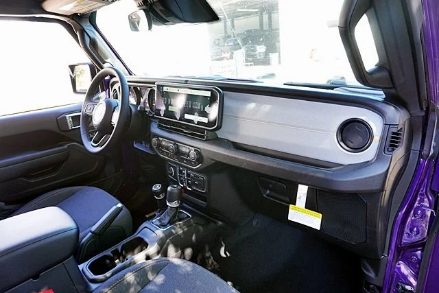 New 2026 Reign Jeep Sport S image 12