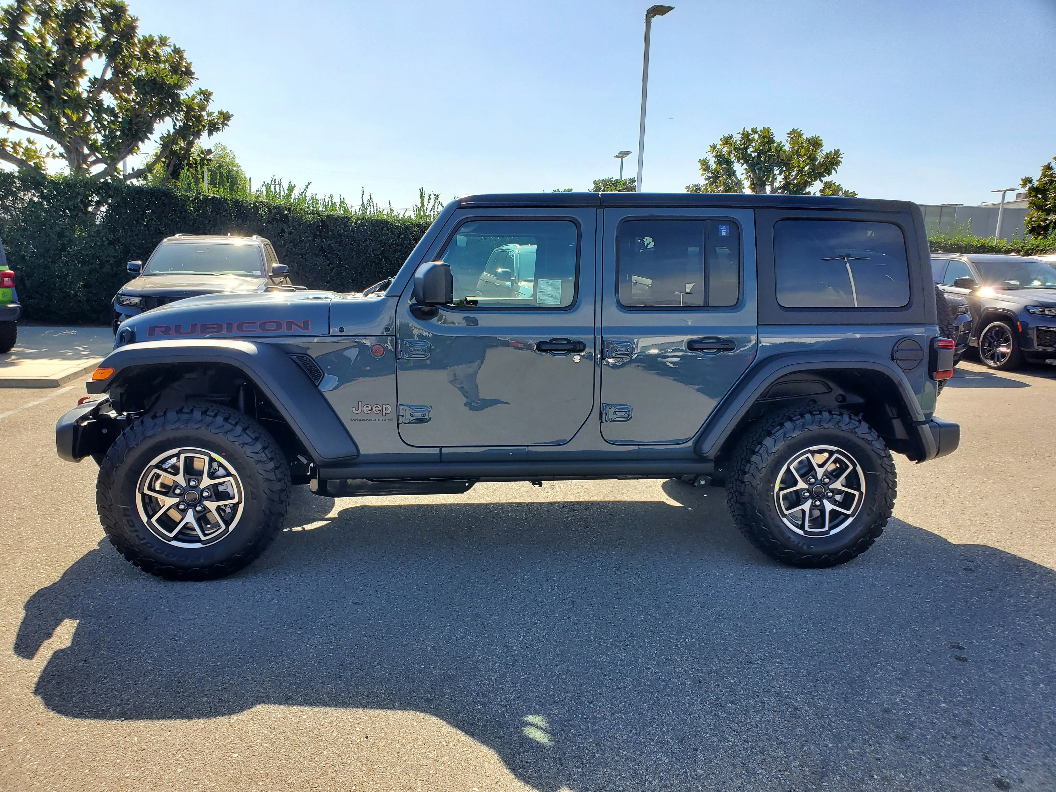 New 2026 Anvil Clear-Coat Exterior Paint Jeep Rubicon image 7