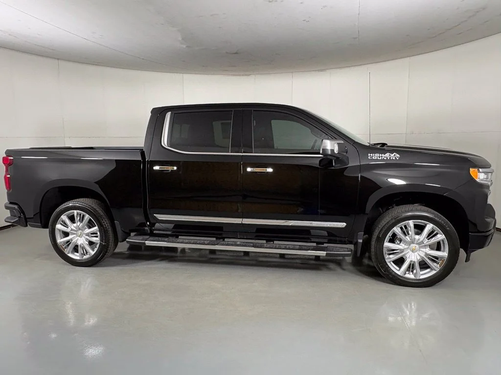 New 2026 Black Chevrolet High Country image 11